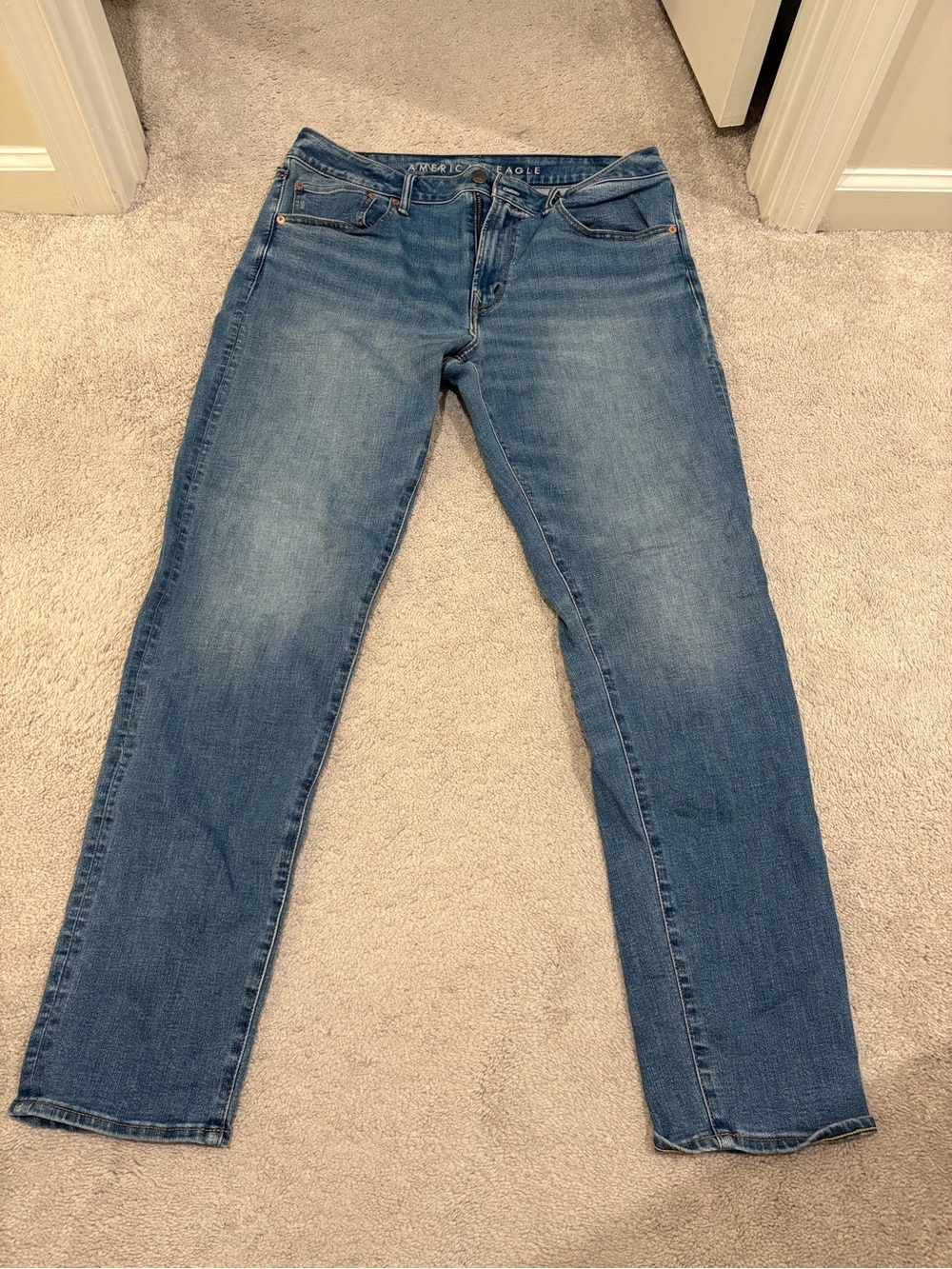 American Eagle 34 x 34 Airflex+ Mens Athletic Fit Straight Medium Wash Jeans